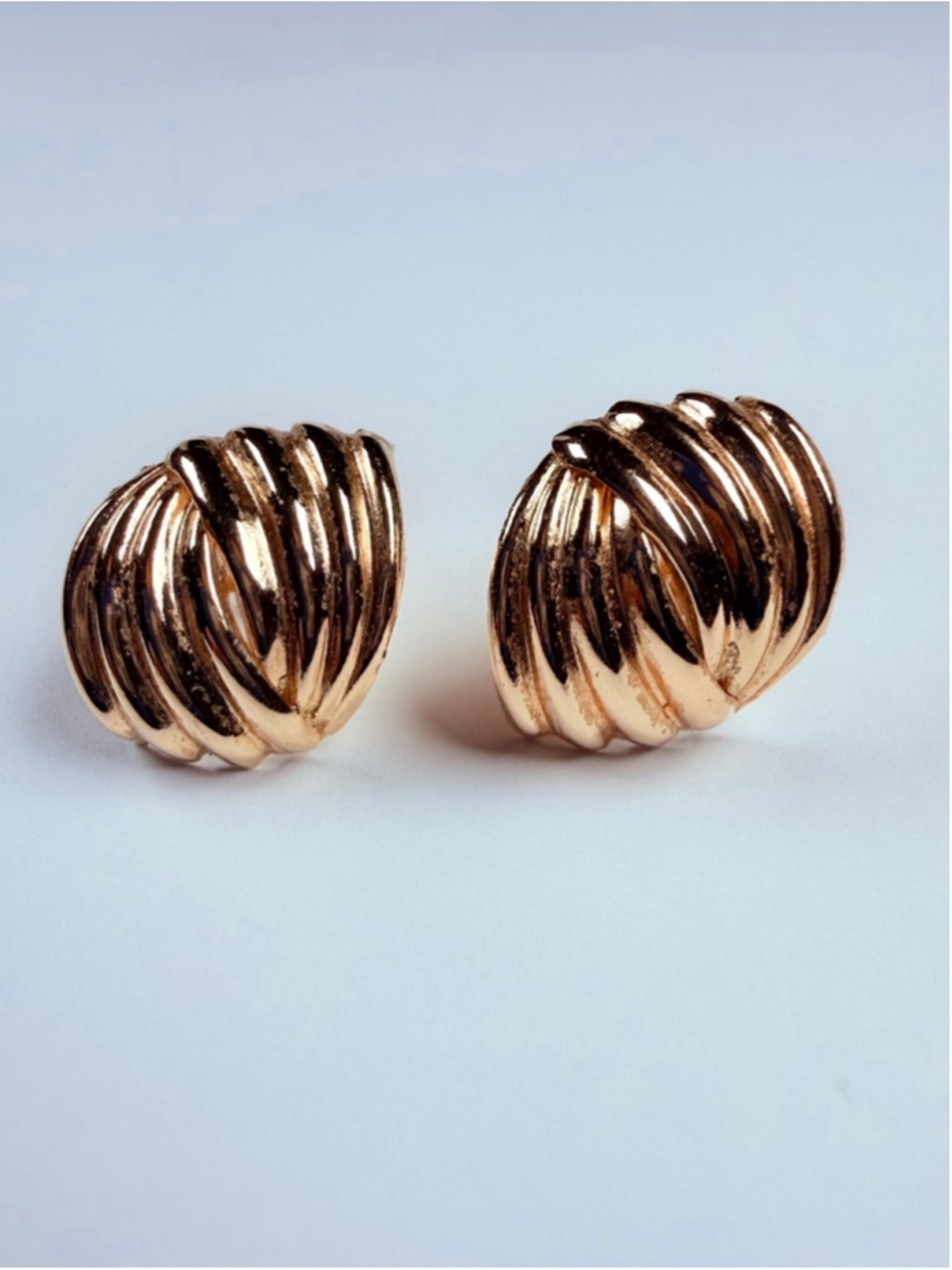 14K Solid Yellow Gold Jacmel Sculpted Streamline Cable Vintage Earrings JCM